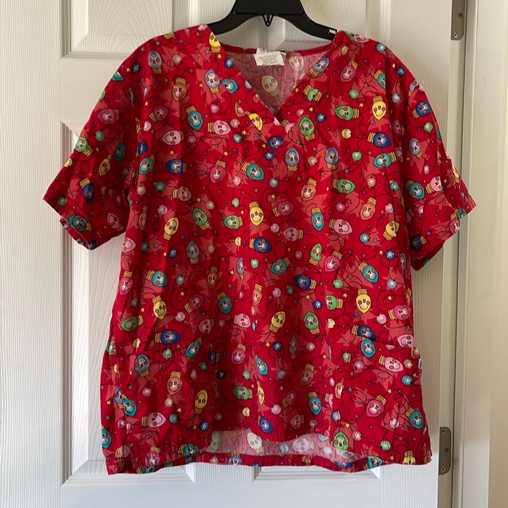 XL Holiday Scrub top!
